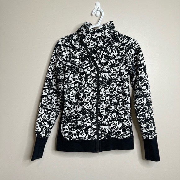 Lululemon Cozy Cuddle Up Jacket - Picture 3 of 8